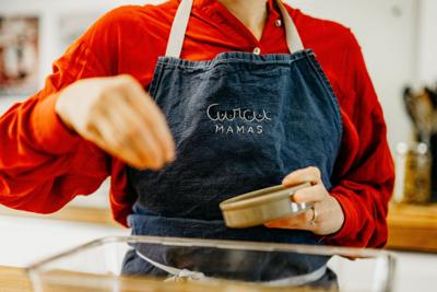 Tablier Curcumamas et préparation en cours