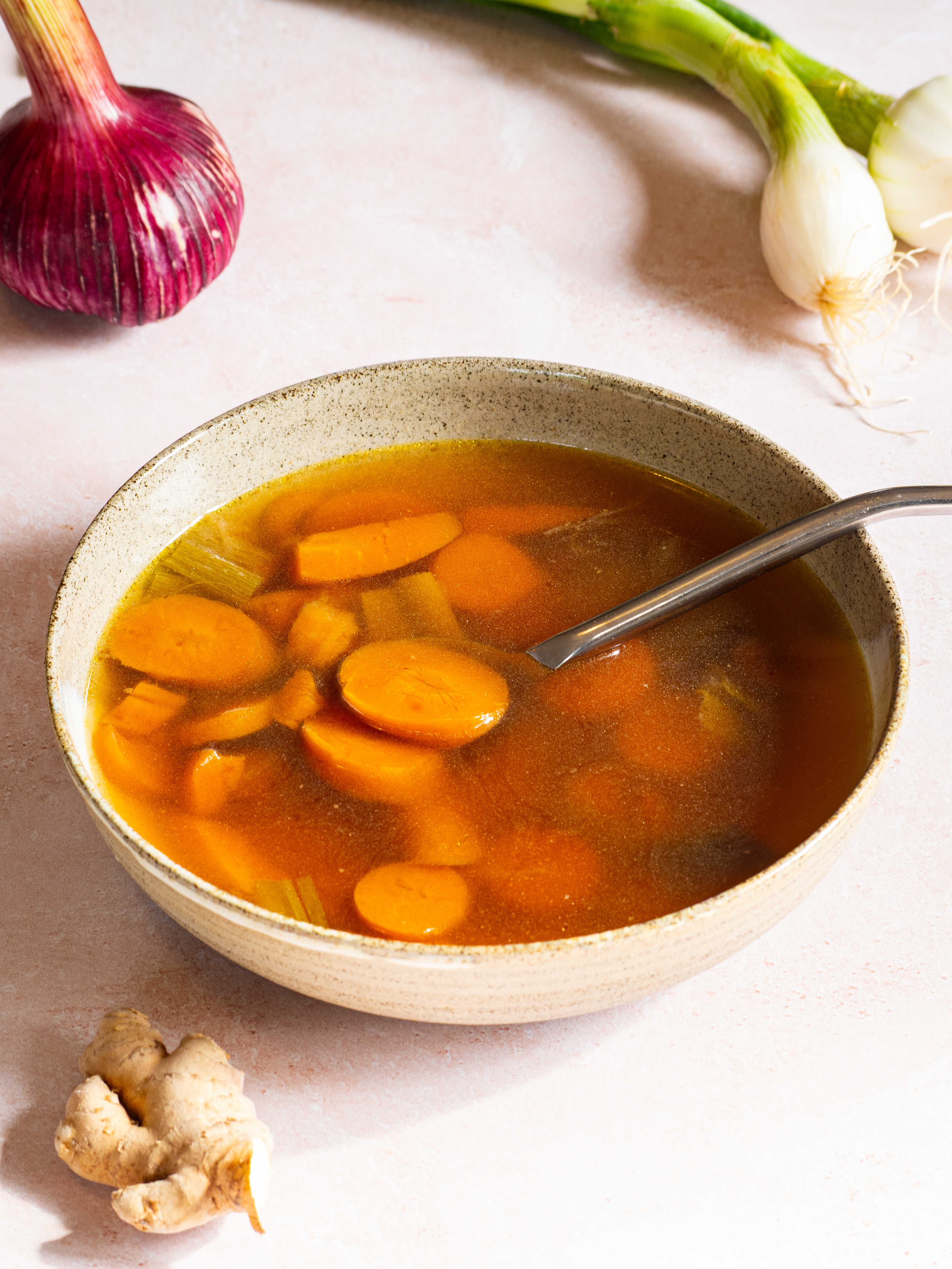 Bouillon riche en collagène pour la récupération en post partum